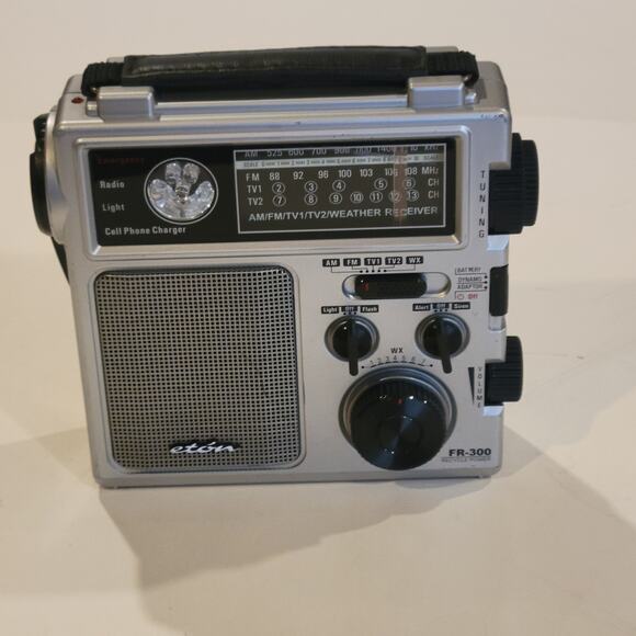 FR300 Multi-Purpose Emergency Radio AM/FM Hand Crank Rechargeable Radio Silver - Picture 1 of 11